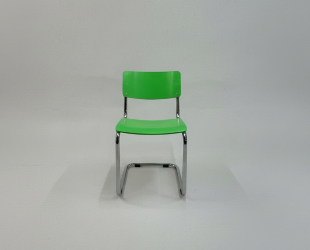 Thonet S43 Freischwinger (grün lackiert, B 44 x H 82 x T 52cm)