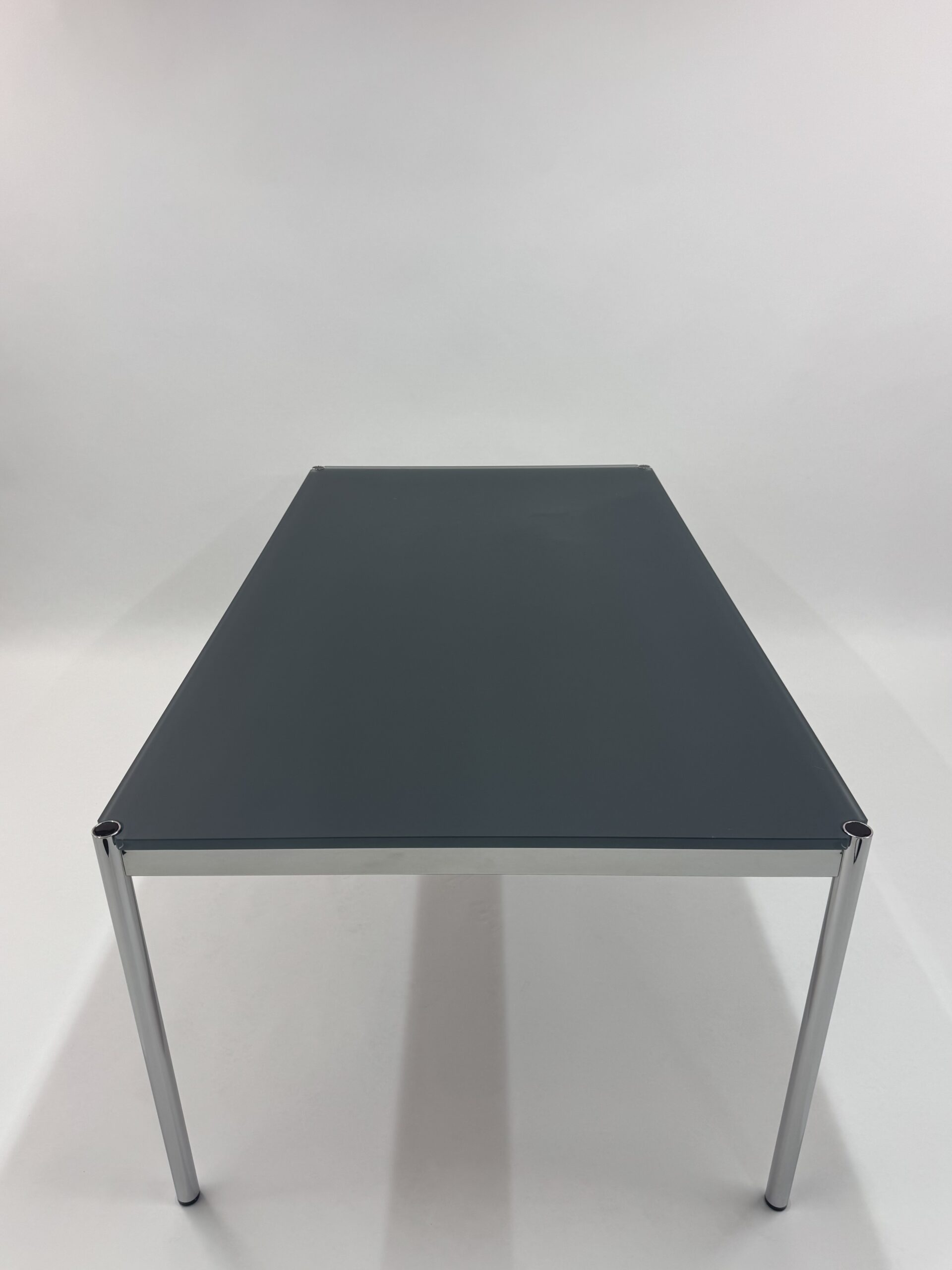 USM Haller Tisch mit Glasplatte (200x 100cm)